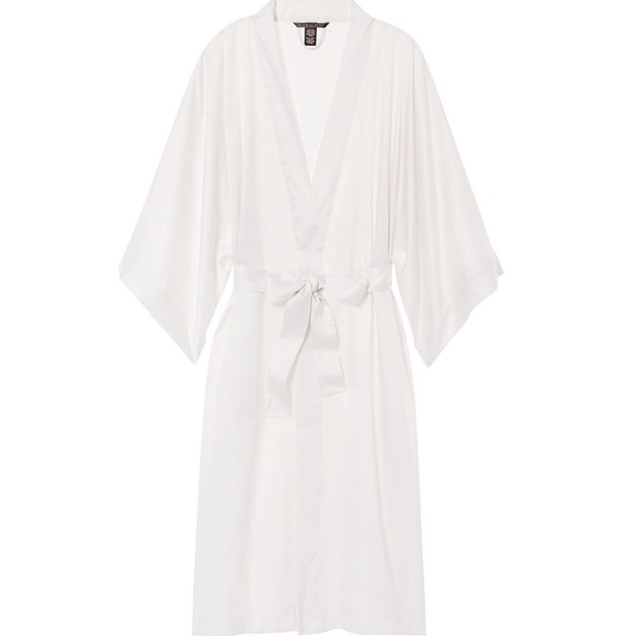 ❤️VALENTINE’S DAY! 🎁 BRAND NEW! VERY SEXY Satin Kimono in Coconut White - Picture 3 of 5